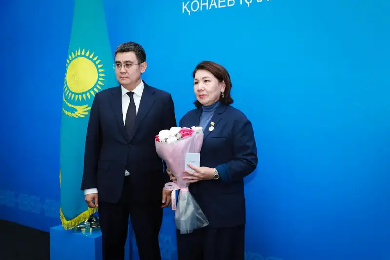 Финансисты: праздник, награды и символы суверенитета! {city2}