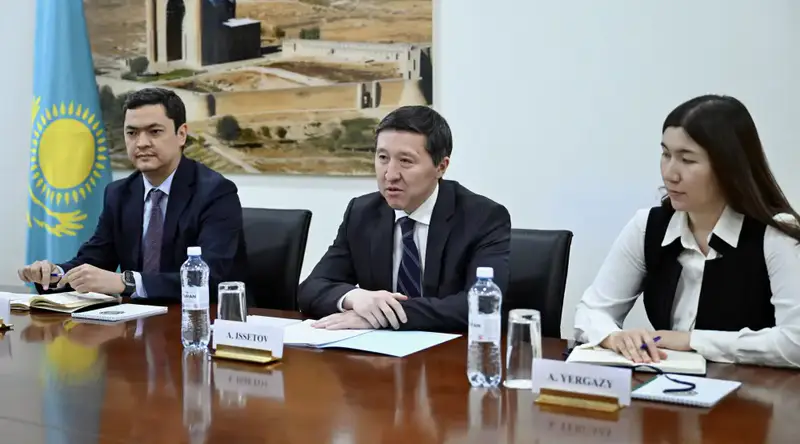 Посла Швейцарии тепло проводили в Министерстве иностранных дел Казахстана (2)