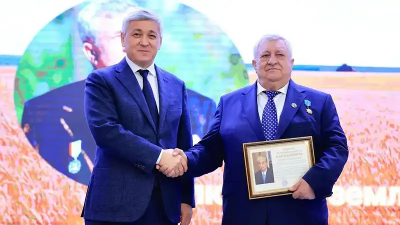 Георгий Прокоп отметил 75-летие, получив поздравления от главы Карагандинской области {city2}