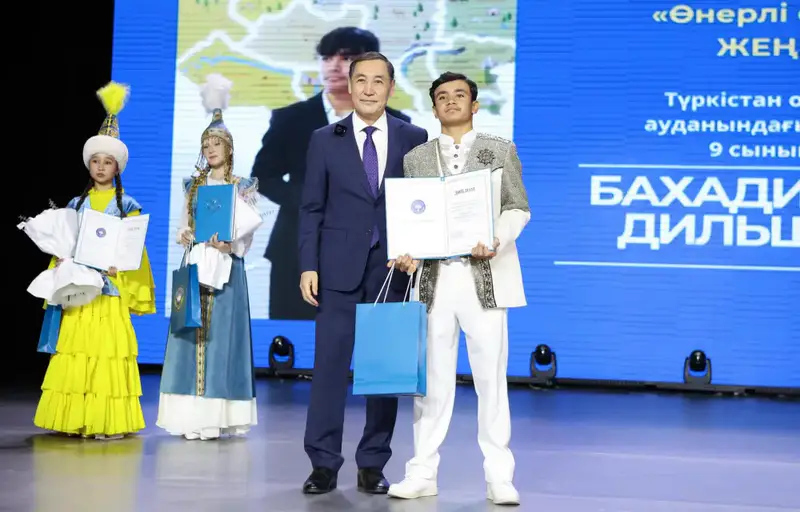 ТУРКЕСТАНЕЦ БЕКЗАТ ВЫСТУПИЛ В РЕСПУБЛИКАНСКОМ ПРОЕКТЕ "МЫҢ БАЛА" (2)