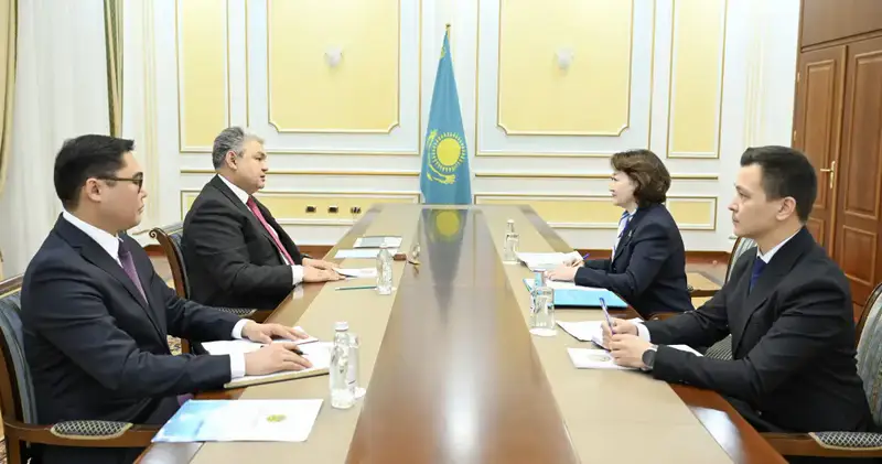 Встреча министра иностранных дел Казахстана с президентом Фонда тюркской культуры и наследия {city2}