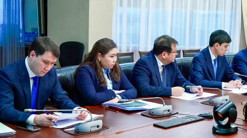 Цифровой тенге: волшебные деньги для ремонта дорог! {city2}