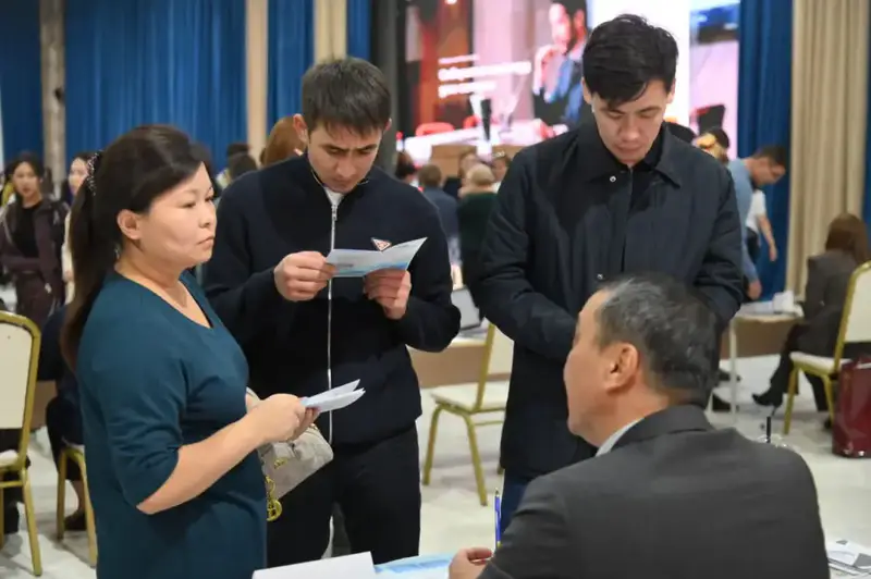 В ШЫМКЕНТЕ ПРОШЛА ЯРМАРКА ТРУДА, НА КОТОРОЙ ПРЕДЛОЖЕНО ОКОЛО 2 ТЫСЯЧ РАБОЧИХ МЕСТ (3)