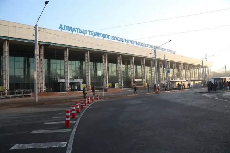 Аким Алматы Дархан Сатыбалды оценил ход модернизации вокзала Алматы–1 {city2}