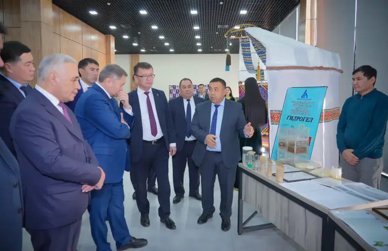 Министр науки и высшего образования Казахстана ознакомился с работой Чирчикского филиала ЮКИУ (8)
