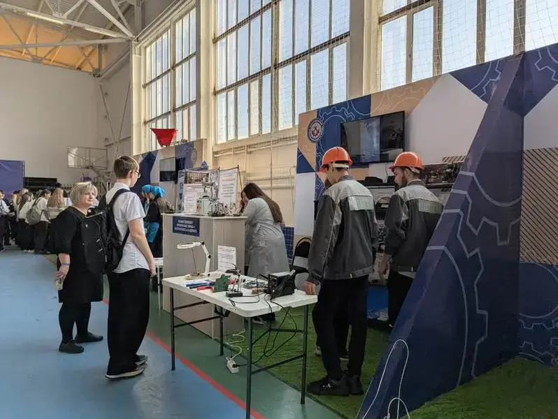В Карагандинской области школьников знакомят с современными рабочими специальностями (5)