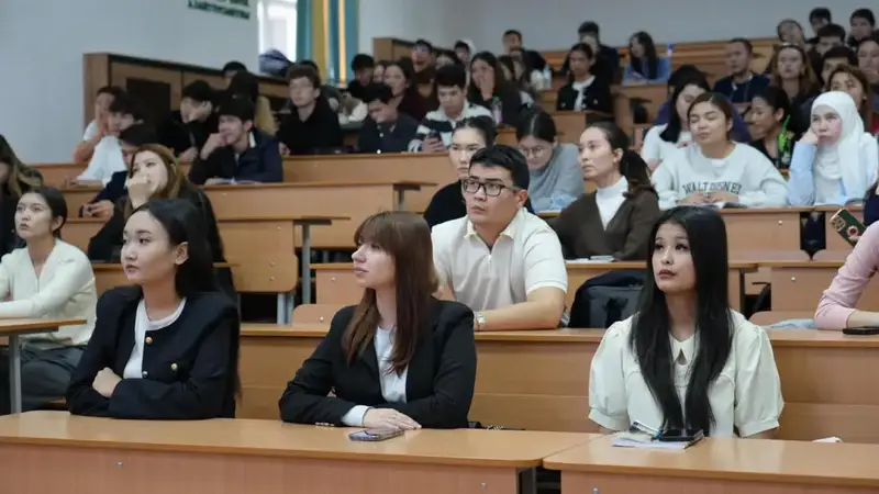 «Таза Қазақстан»: в Астане прошла лекция на тему «Экологическая чистота и гармония духовной чистоты» {city2}