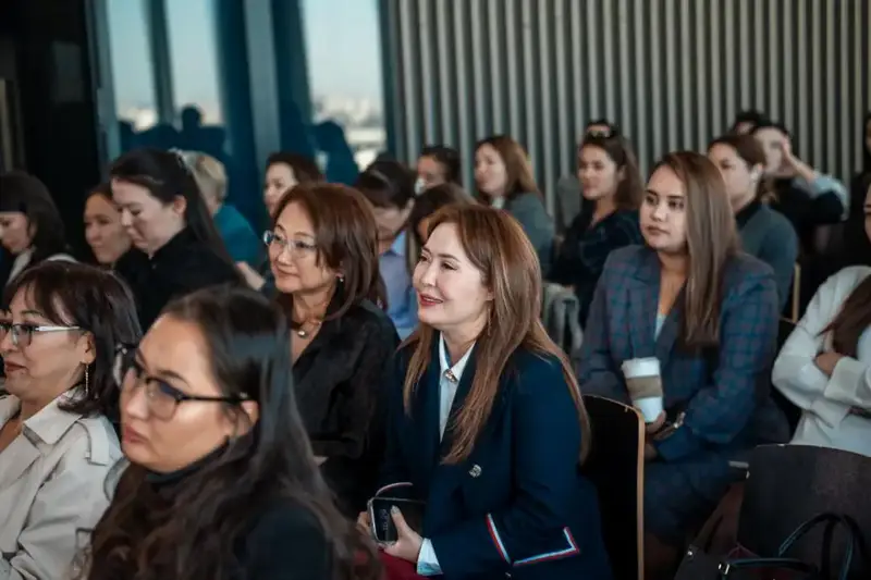 Образование и сотрудничество в сфере медиакоммуникаций: итоги трёхмесячного курса для журналистов и пресс-секретарей {city2}