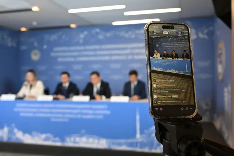 Поддержка 19 тысяч жителей Алатауского района Алматы: социальные инициативы акима и их влияние на общество {city2}