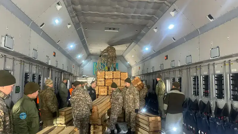 Гуманитарный груз из Казахстана доставлен в Афганистан для помощи пострадавшим от землетрясения {city2}