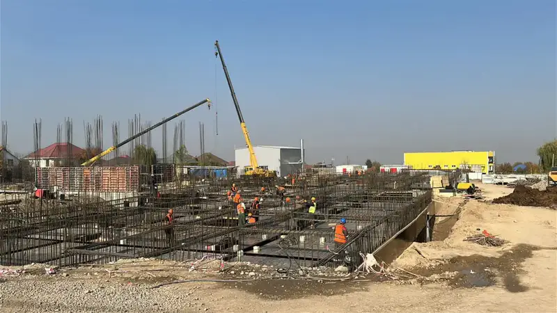 В Наурызбайском районе Алматы началось строительство двух поликлиник и трех ФОКов {city2}