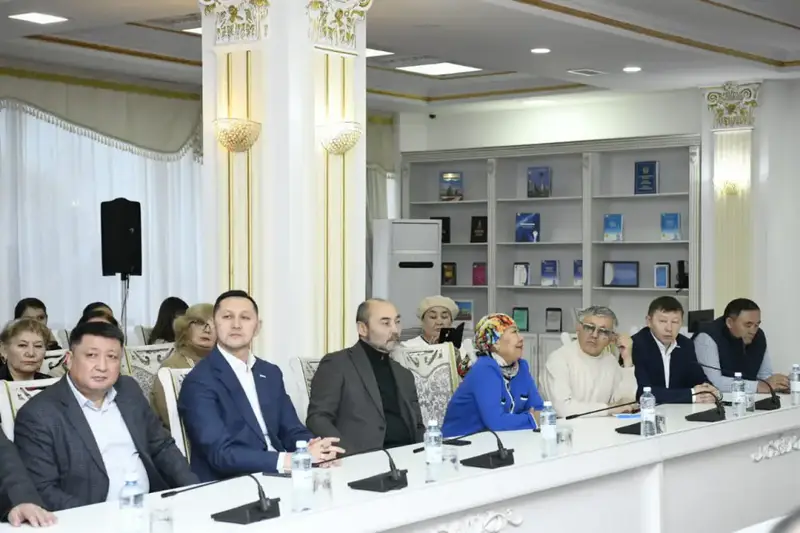 Астану посетила презентация новых книг Адильбека Алпысбая, включая роман 'Арзу' и сборник 'Жалғыз жолаушы' {city2}