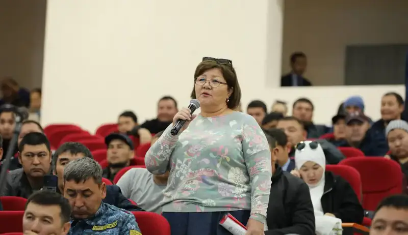 Открытый диалог: глава региона встретился с жителями Тупкараганского района (8)