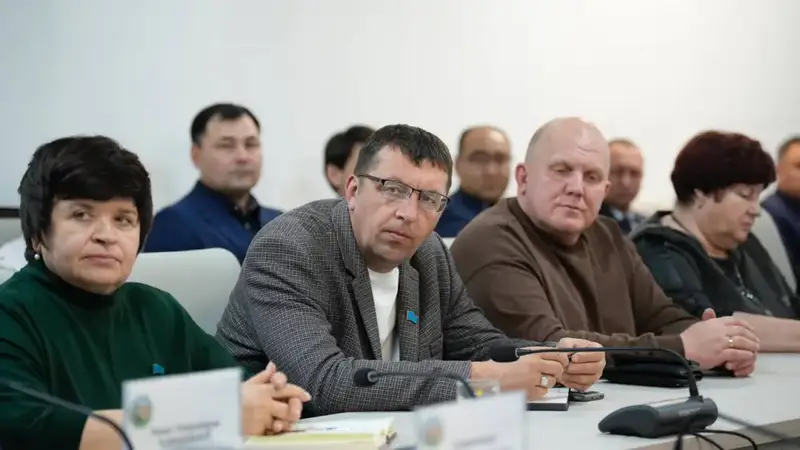 В районе Алтай прошла встреча населения с советником Президента РК (6)