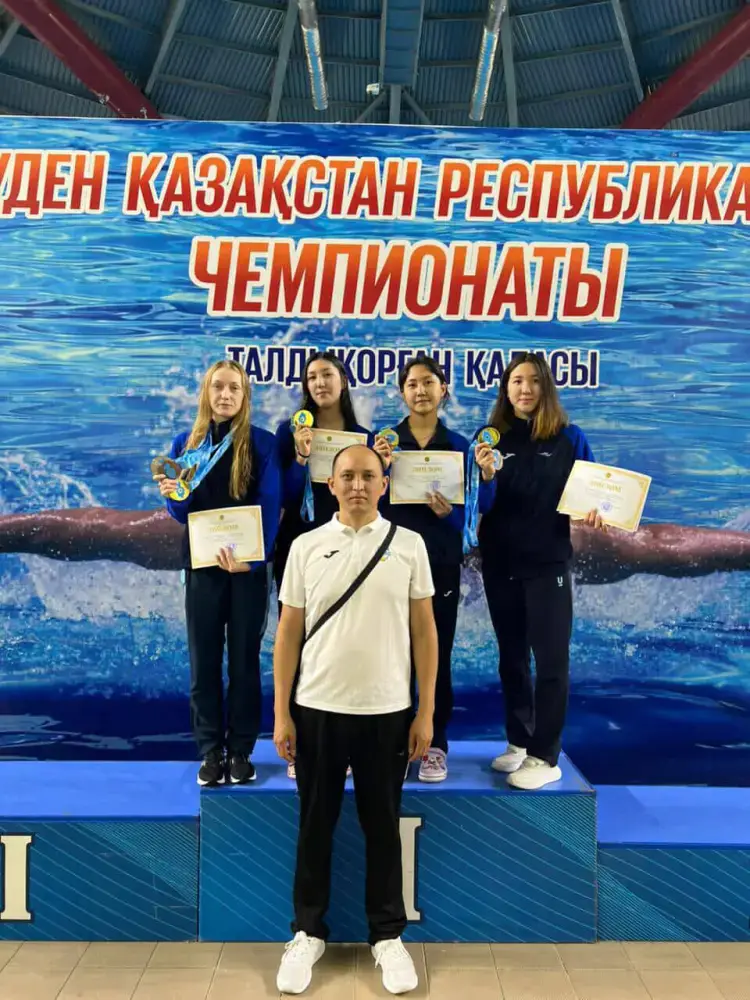 Спортсменки из Жетісу обновили национальный рекорд в эстафете 4×200 метров вольным стилем {city2}