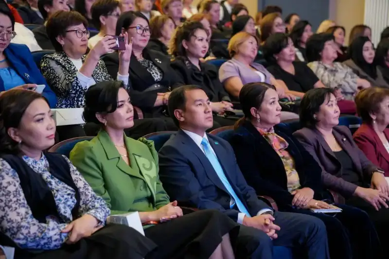 В Семее прошёл форум, посвящённый роли женщин в обществе и гендерной политике {city2}