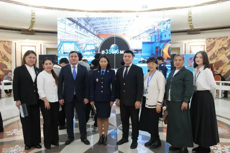 В Алматы состоялась общегородская ярмарка вакансий в рамках Года рабочих профессий (3)