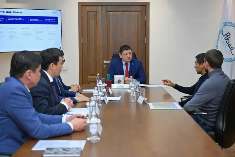 В Семее обсудили строительство детской академии по футзалу (4)