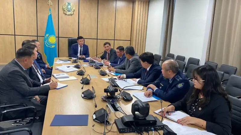 В Туркестане обсудили меры по профилактике проблем несовершеннолетних {city2}