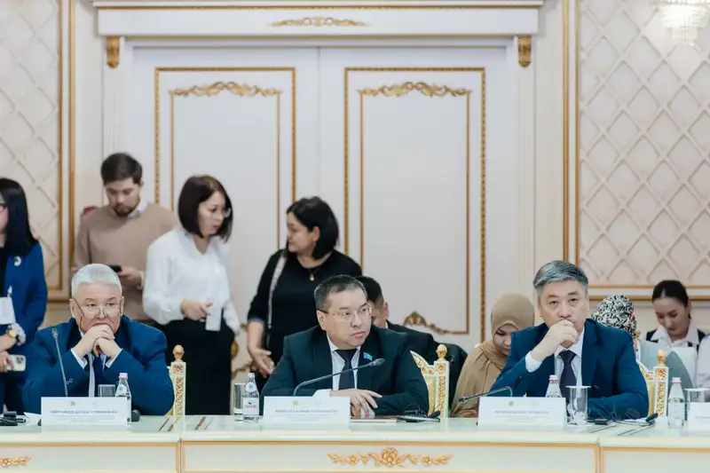 В Атырау стартовал международный симпозиум «Сарайшык: история и культура Великой степи на стыке Востока и Запада» (6)