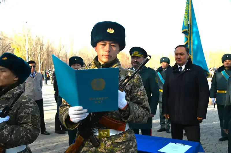 В сердце Тараза зажглись новые звезды: две с половиной тысячи новобранцев приняли присягу {city2}