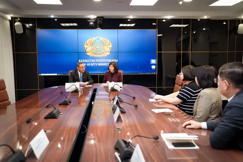 Научная инфраструктура в школах Казахстана развитие STEM технологий и поддержка молодых ученых {city2}