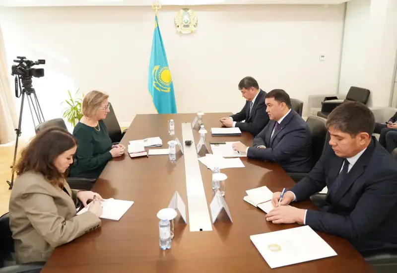 Мост дружбы: Аким Туркестанской области Нуралхан Кушеров и посол Великобритании открывают новые горизонты сотрудничества {city2}