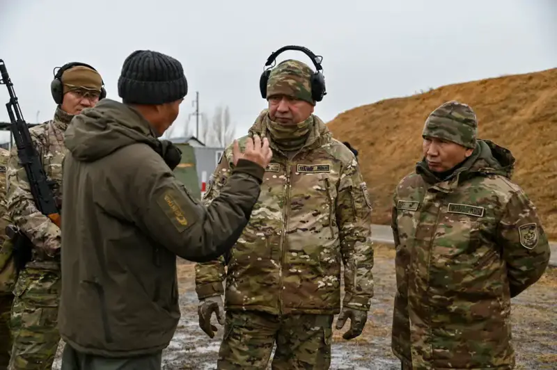 Инструкторы Сухопутных войск прошли обучение современным методам ведения боя {city2}