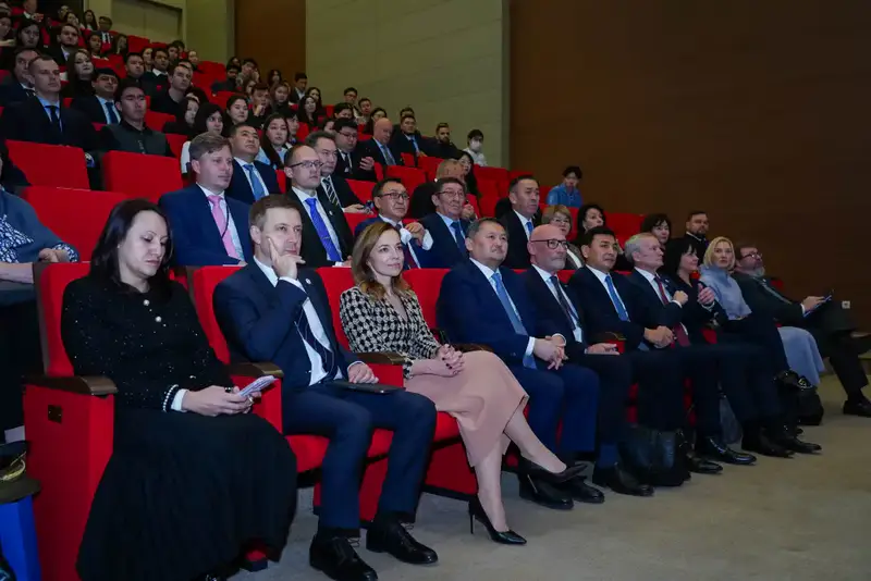 Президент Эстонии провел лекцию для студентов Nazarbayev University (6)