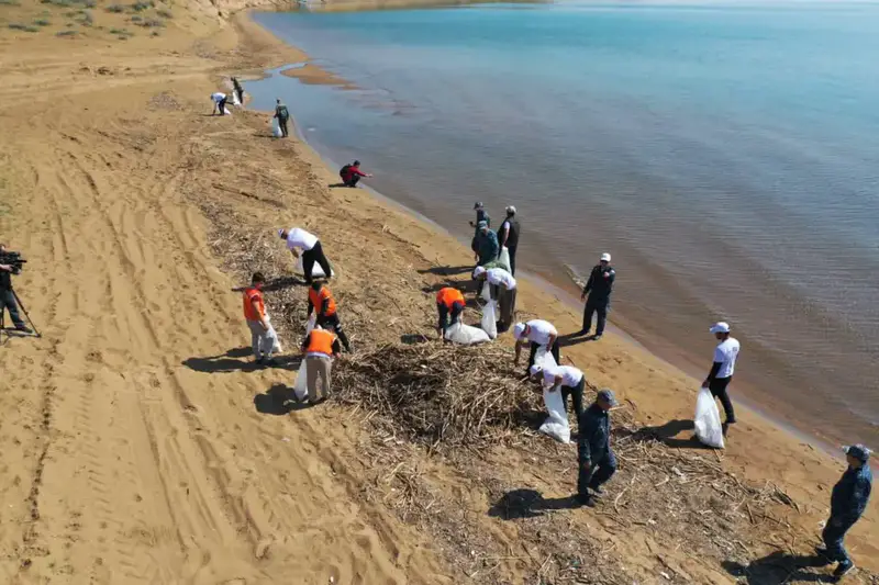 Водоемы Казахстана: очищая глубины от мусорных тайн {city2}