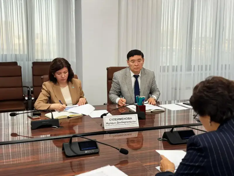 Усиление профсоюзов может привести к улучшению условий труда педагогов в Казахстане {city2}