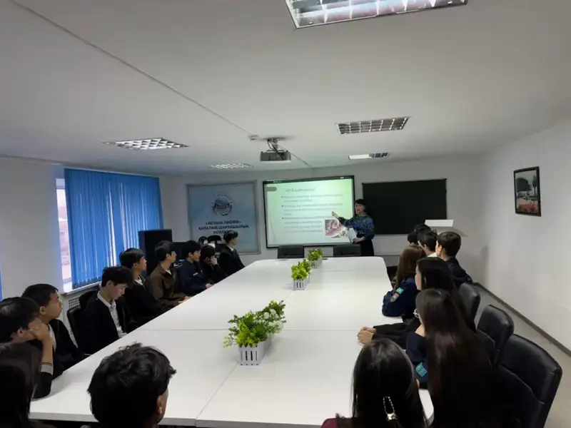 День открытых дверей в колледже: студенты узнали о ВИЧ и прошли экспресс-тест {city2}