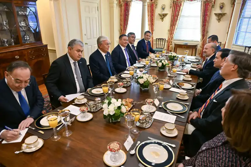 Встреча Президента Казахстана с Государственным секретарем США: акцент на двусторонние отношения и экономическое сотрудничество {city2}