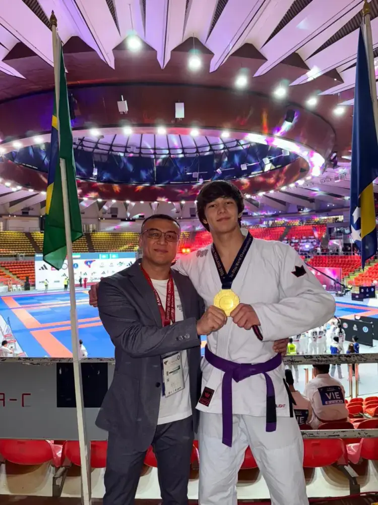 Золотые мечи столичных мастеров джиу-джитсу: триумф на мировом чемпионате в Бангкоке {city2}