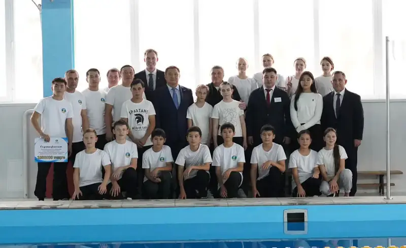 Обновлённый бассейн открылся в Макинске {city2}