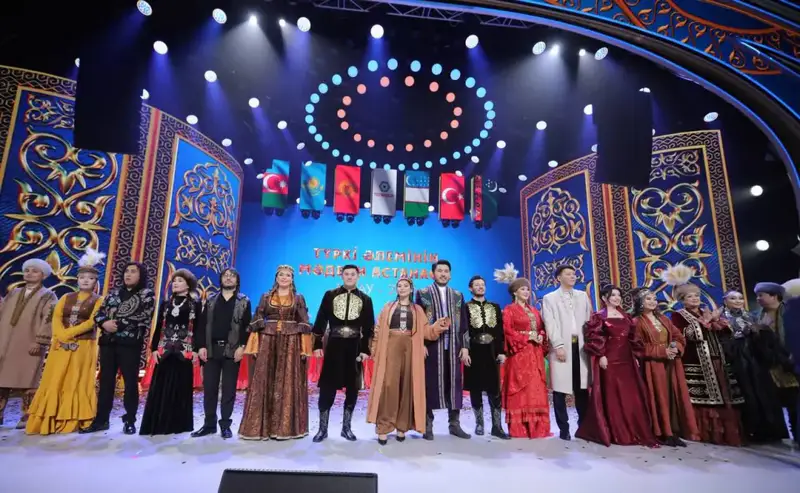 Более 1500 человек посетили концерт, посвящённый торжественной церемонии закрытия «Культурной столицы тюркского мира Актау – 2025» (8)