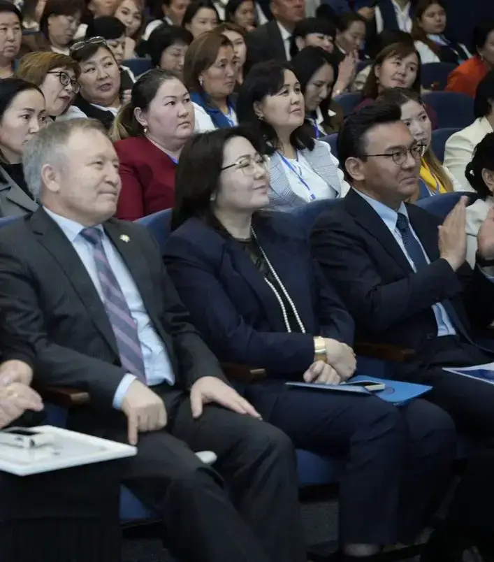 Языковой форум в Алатау перспективы казахского языка участие педагогов {city2}