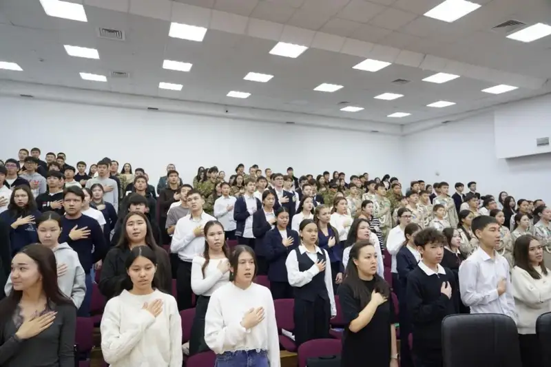 Конкурс военно-патриотической песни в Астане: дань уважения Алии Молдагуловой и международное сотрудничество в сфере культуры {city2}