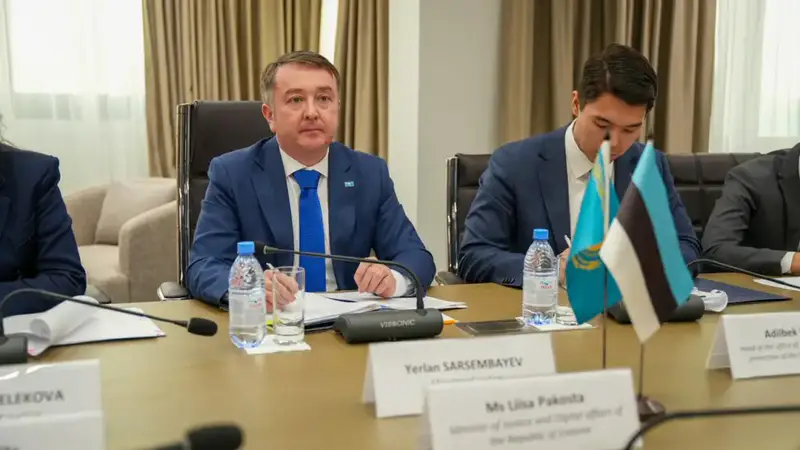 Министр юстиции Республики Казахстан Ерлан Сарсембаев встретился с Министром юстиции и цифрового развития Республики Эстония Лиисой Пакостой {city2}