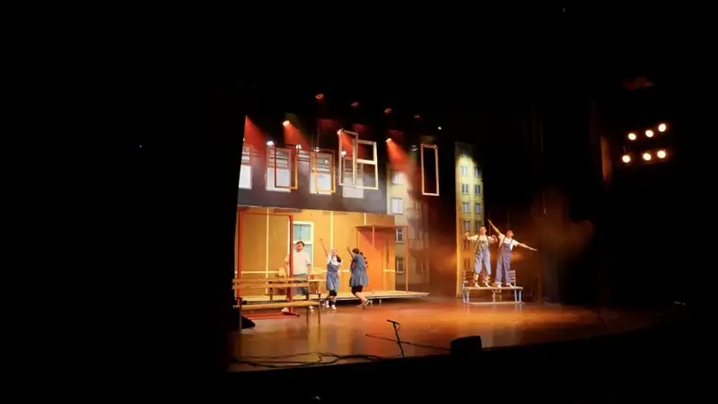 В Астане состоялась премьера спектакля «Жылы мұң» с использованием технологий искусственного интеллекта {city2}