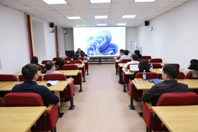 Судебные мастера открывают двери в мир правосудия для будущих судей {city2}