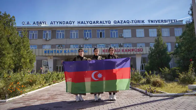 Студенты из Азербайджана и Кыргызстана в Туркестане {city2}