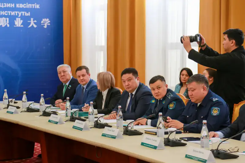 Открытие Инжинирингового центра в Восточном Казахстане: шаг к инновациям в автомобильной отрасли {city2}