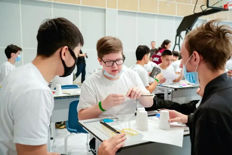 Международная STEM-олимпиада и битва роботов в Астане: 250 школьников из 7 стран участвуют в соревнованиях {city2}