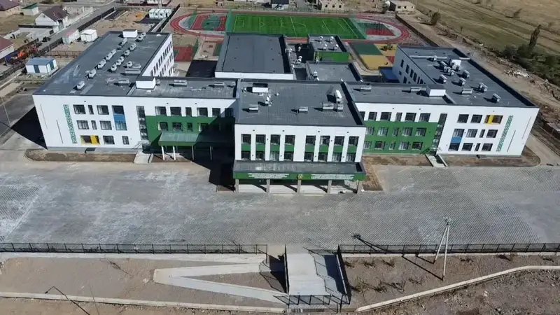 В Енбекшиказахском районе завершается строительство двух новых школ, что улучшит образовательную инфраструктуру {city2}