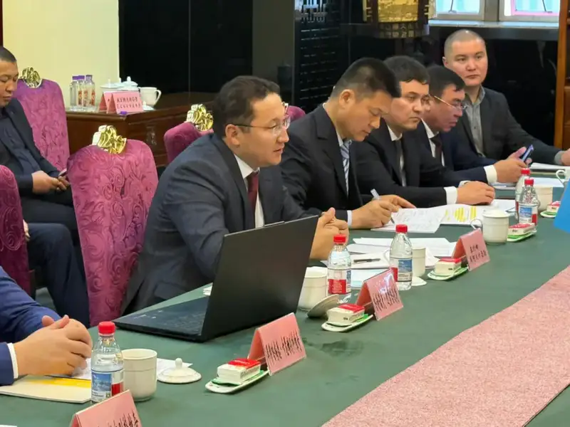 Казахстан и КНР вводят безлимитную систему выдачи разрешений на автоперевозки с 2026 года {city2}