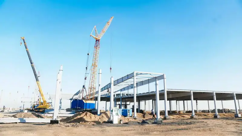 В Абайской области активно строится мясокомбинат с мощностью 11400 тонн в год {city2}