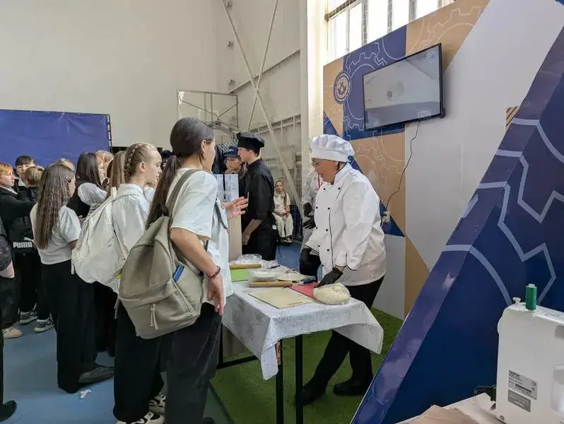 В Карагандинской области школьников знакомят с современными рабочими специальностями (4)