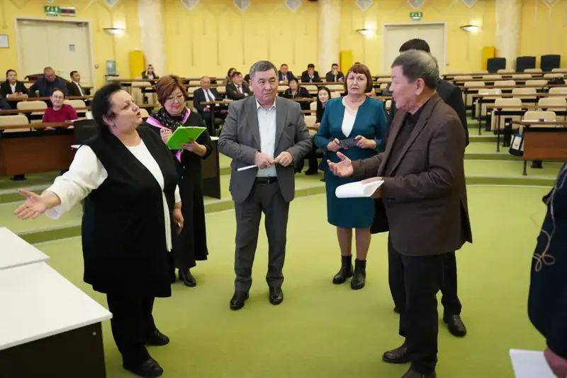 Продолжается интенсивная программа подготовки руководителей территориальных избирательных комиссий (6)