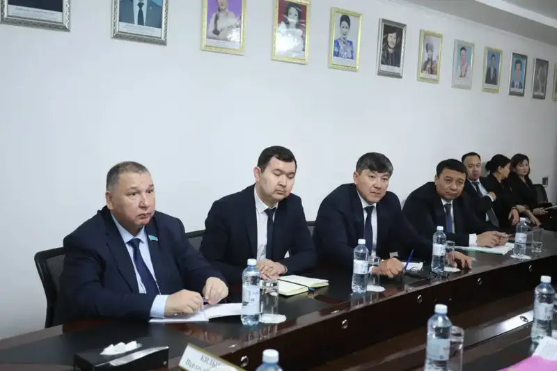 Нурдаулет Килыбай принял жителей Каракиянского района по личным вопросам (6)